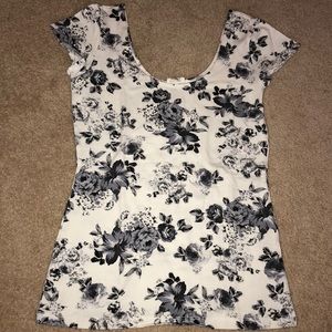 New without tags tee